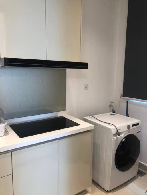 Paradigm New 5-6pax Apartment