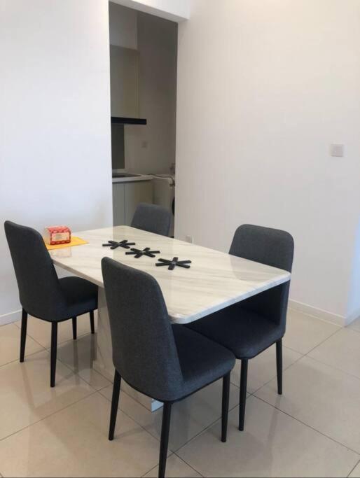 Paradigm New 5-6pax Apartment Johor Bahru